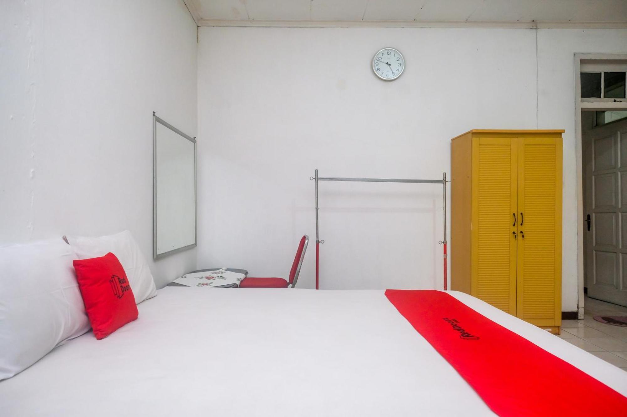 Reddoorz Syariah At Griya Raharja Klaten Exterior foto